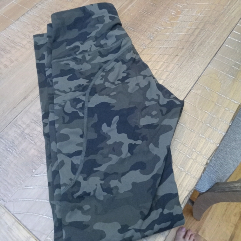 Camo leggings